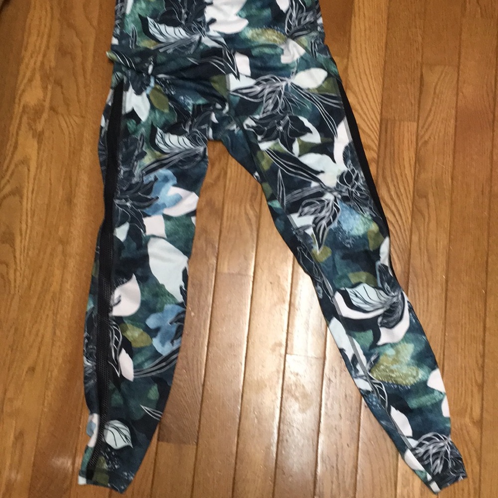 Athleta palm print tropical chaturanga tights XS
